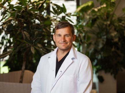 Estētikas klīnikai pievienojies plastikas ķirurgs Dr. Kārlis Vērdiņš